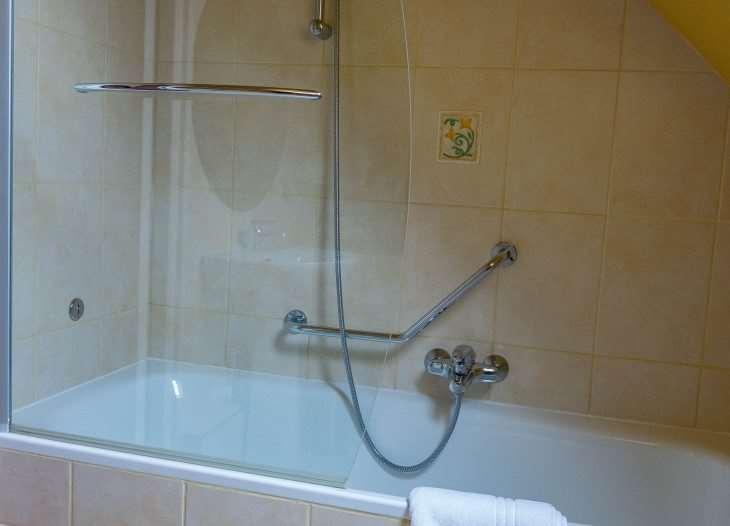 באילול Logis - Belle Hotel, Lille-Ouest חדר תמונה