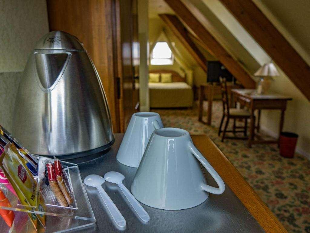 באילול Logis - Belle Hotel, Lille-Ouest חדר תמונה