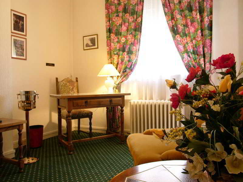 באילול Logis - Belle Hotel, Lille-Ouest מראה חיצוני תמונה